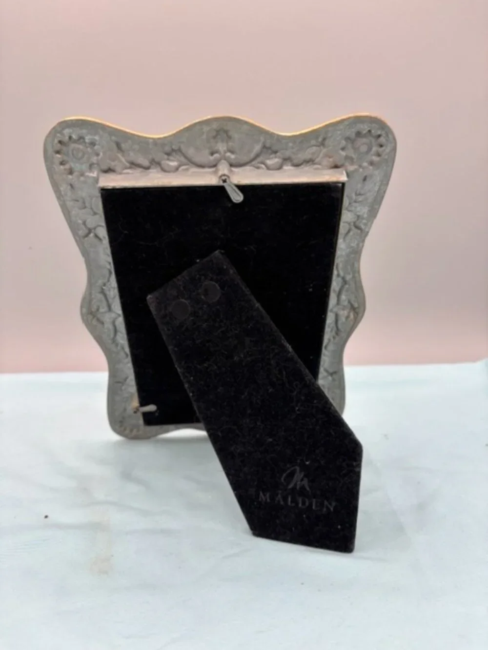 Malden International Designs Cast Metal Gold and White 5 X 7 Frame